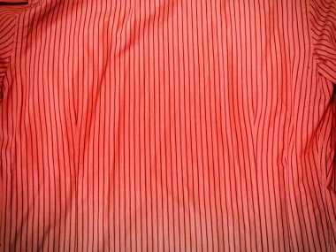 Kırmızı kumaş dokusu kadar kapatın