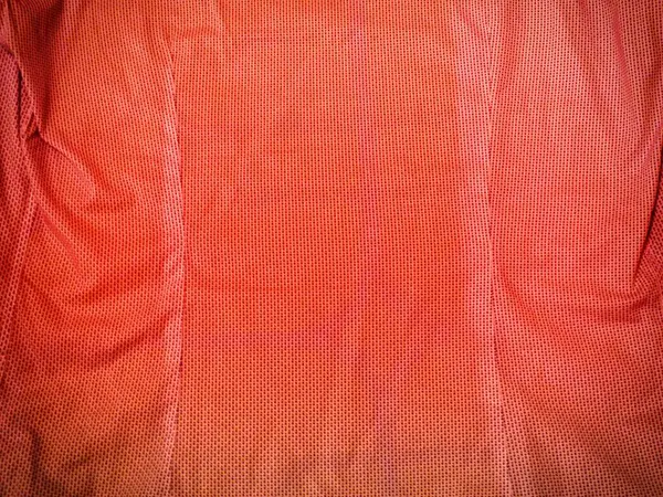 Kırmızı kumaş dokusu kadar kapatın