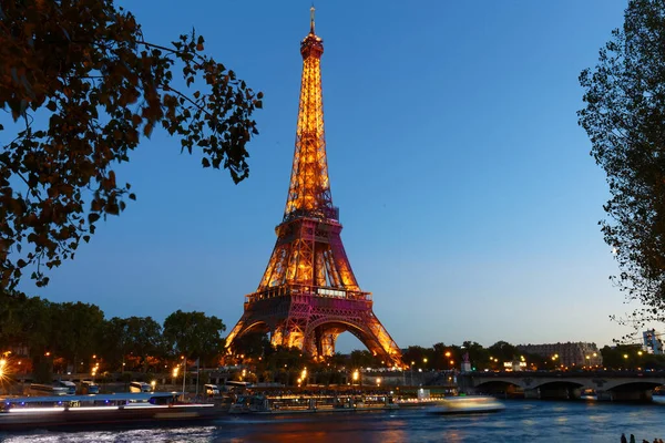 Parigi Francia Ottobre 2022 Torre Eiffel Illuminata Notte Una Torre — Foto Stock