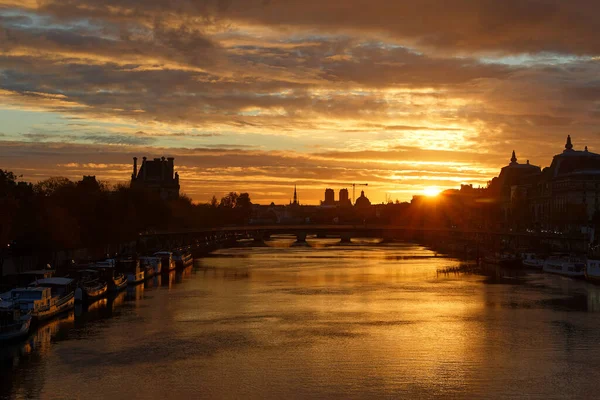 Сена Ріка Старе Місто Парижа Прекрасному Сході Сонця Чудовий Краєвид — стокове фото