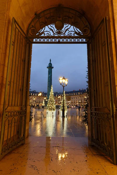 Plaza Vendome Decorada Para Navidad Noche Lluviosa París Francia Columna — Foto de Stock