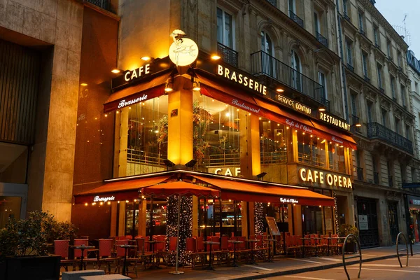 París Francia Diciembre 2022 Café Opera Restaurante Tradicional Francés Situado —  Fotos de Stock