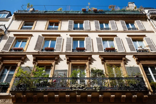Facade Traditional French House Typical Balconies Windows Paris France — Stock Photo, Image