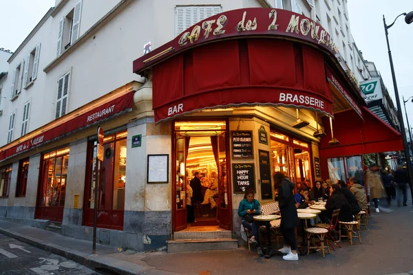 프랑스 아브릴 2023 풍차를 Cafe Des Moulins French 프랑스 몽마르트르 — 스톡 사진