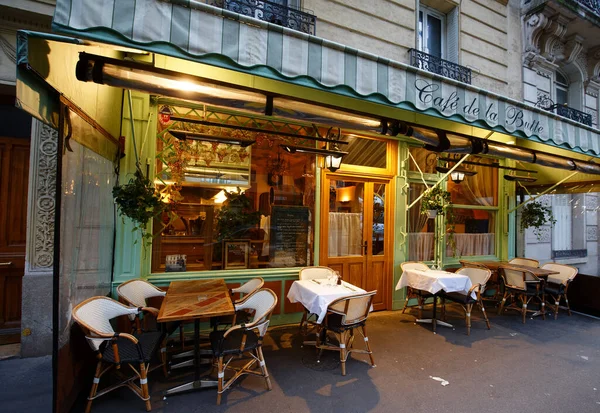 París Francia Abril 2023 Cafetería Tradicional Francesa Butte Encuentra Zona —  Fotos de Stock