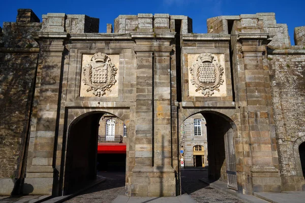 Ściana Fortyfikacyjna Przy Bramie Wincentego Bliska Herbu Saint Malo Bretania Obrazek Stockowy