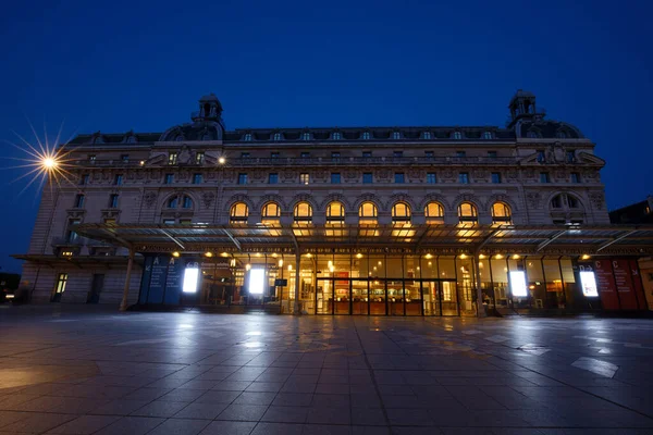2023年5月18日 1900年のパリ万国博覧会のために建設された鉄道駅であったオルセー美術館の正面玄関 — ストック写真