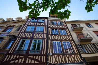 Geleneksel yarı ağaçlandırılmış Normand evleri, Normandiya, Rouen, Fransa