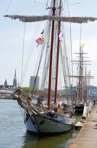 法国鲁昂 2023年6月10日 荷兰船桅帆船J 托尔金在塞纳河 Seine River 为阿尔马达展览 它是一艘客轮 建于1963年 悬挂荷兰国旗航行 — 图库照片