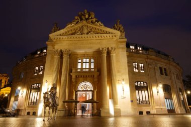 Paris, Fransa-18 Ekim 2023: La Bourse de Commerce, Pinault Koleksiyonu 'nun bir parçası olan modern sanata adanmış bir müzedir. Paris 'in Les Halles bölgesinin batı ucunda yer almaktadır..