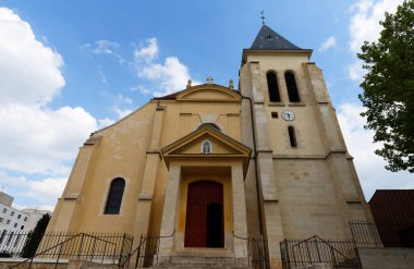 Tarihi eser olarak listelenen Saint-Germain-L 'Auxerrois Kilisesi, Pantin' in en eski binasıdır. 1664 'te inşa edilmiş. .