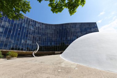 Paris, Fransa-09 Mayıs 2025: Fransız Komünist Partisi genel merkezi Paris 'in 19. Bölgesi' ndeki Place du Colonel Fabien 'de yer almaktadır..
