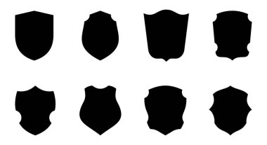 Kalkan vektör simgesi ayarlandı. Kol amblemi. Mahremiyet, güvenlik ve savunma etiketi. Sigorta, garanti logosu. Antivirüs işareti. Eski çerçeve.