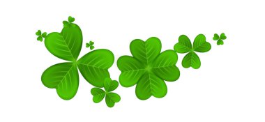 Gerçekçi yonca çelengi elementi. Yuvarlak yonca çerçevesi. Yeşil yapraklar çiçek çelengi. Trefolil sınırı. Aziz Patrick Günü tebrik kartı süslemesi. İrlanda geleneği motifi. Vektör illüstrasyonu EPS 10