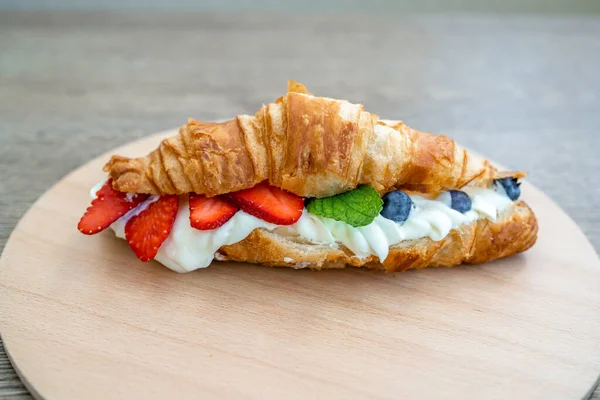 Croissant Filled Cream Fruit — Stock Photo, Image