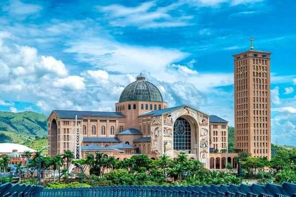 Brezilya 'daki Aparecida Meryem Ana Bazilikası. Yüksek kalite fotoğraf