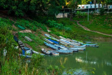 Güney Amerika 'nın doğasındaki gölün güzel manzarası. Yüksek kalite fotoğraf