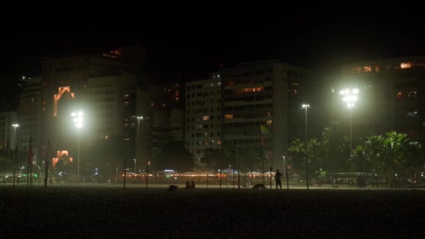 夕暮れ時のリオデジャネイロのビーチ — ストック動画