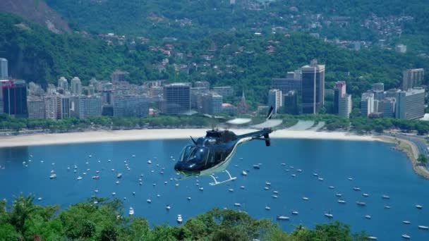 Hubschrauber Über Der Brasilianischen Stadt Rio Janeiro — Stockvideo
