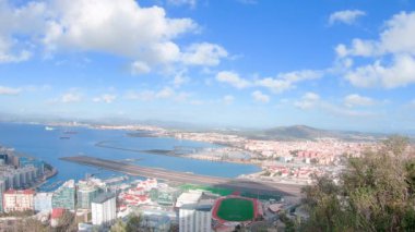 Cebelitarık - 12 Ocak. 2020 yılı. Peninsula sahili ve şehri panoraması. Yüksek kalite 4k görüntü