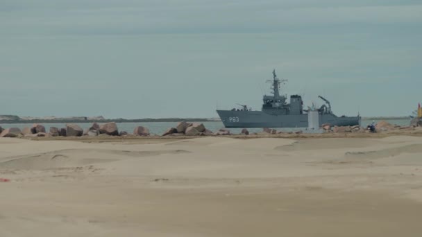Brazília Március 2022 Katonai Hajó Óceán Partjainál — Stock videók