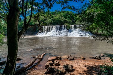 Güney Amerika 'da şelale. 