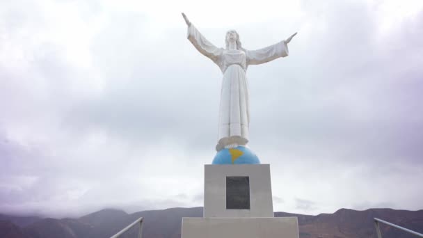 Estátua Cristo Cemitério Cidade Yungay Sob Monte Huascaran Peru — Vídeo de Stock