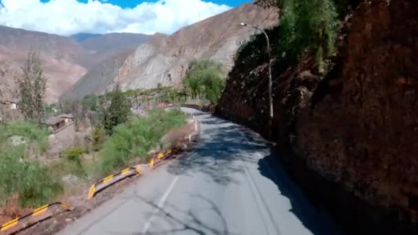 Dağlarda Asfalt Yol Doğada Zaman Atlaması Yüksek Kalite Görüntü — Stok video