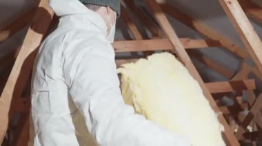 çatı boşluklarının termal yalıtımı. 