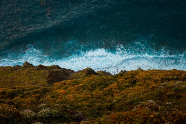 Итак Лоурено Вид Беспилотника Пейзаж Скалу Возвышающуюся Над Океаном Можно — стоковое фото