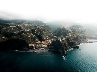 Ponta do Sol, Madeira Adasının güneybatısında bulunan Madeira adasına bağlı bir belediyedir.