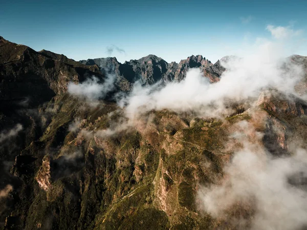 Girato Dal Drone Colpo Pico Grande Paesaggio Immerso Nella Luce — Foto Stock
