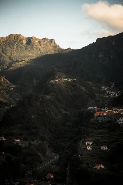 Výstřel Dronu Záběr Pico Grande Krajina Zalitá Sluncem Majestátní Hory — Stock fotografie
