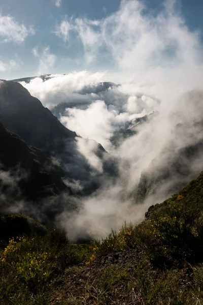 Lélegzetelállító Kilátás Pico Grande Ból Kilátás Táj Drónjáról Felhők Alatt — Stock Fotó