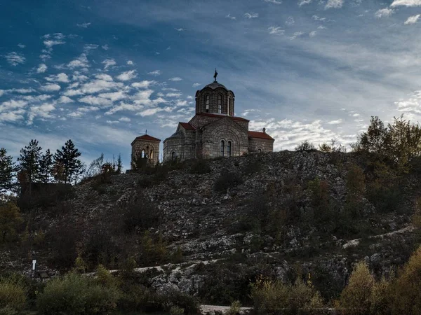 Bela Igreja Pelo Córrego Rio Cetina Croácia — Fotografia de Stock