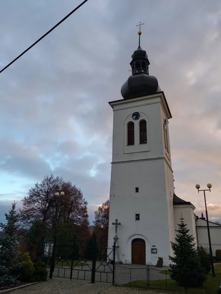 Όμορφη Ιστορική Εκκλησία Της Τσεχίας Χριστιανική Μια Ύπαιθρο — Φωτογραφία Αρχείου