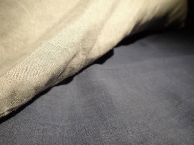 Gri ve mavi yastık dokusu ayrıntıları