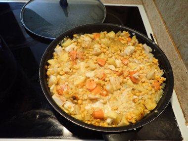 fresh vegetarian meal vegetable curry in a frying pan