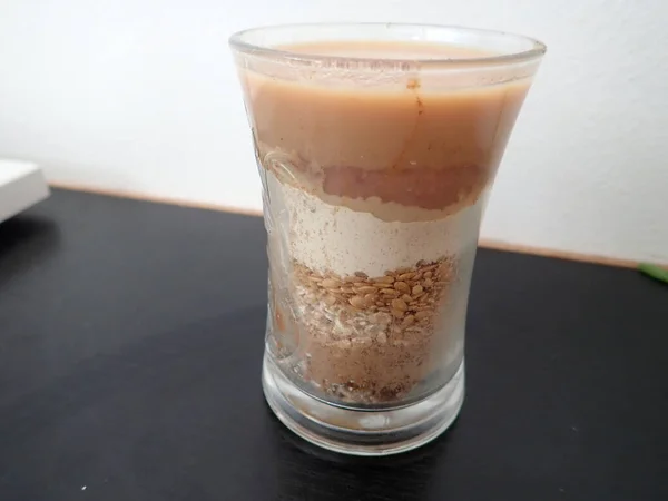 Szklanka Kawy Kremu Czekoladowego Pustyni — Zdjęcie stockowe