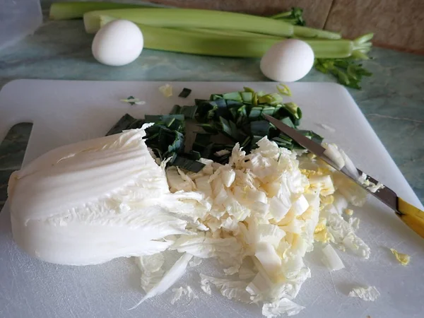 Couper Des Légumes Crus Frais Pour Une Soupe Saine Cookikg — Photo