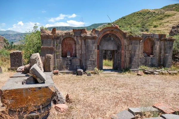 Ermenistan Daki Hüsrov Doğal Rezervasyonunda Katran Manastırı Harabesi — Stok fotoğraf