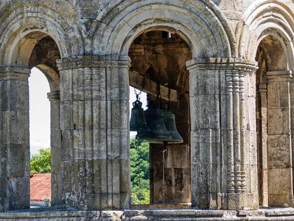 Gürcistan 'daki kutaisi yakınlarında ünlü bir gelati manastırı.