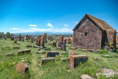 Ermenistan 'daki ünlü geleneksel Noratus Khachkar mezarlığı