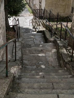 Güney Moravya Czech Cumhuriyeti 'nde terk edilmiş eski bir şato.