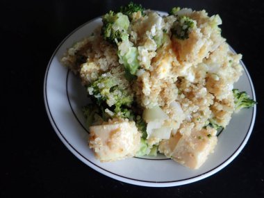 Sebzeli taze ev yapımı salata. 