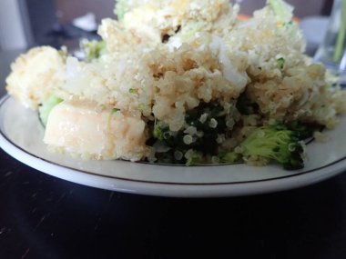 Sebzeli taze ev yapımı salata. 