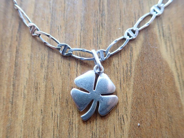 тесные детали цепочки ювелирных изделий из серебра  