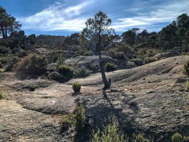 Meydan okuyan güzel GR20 patikası Korsika Fransa