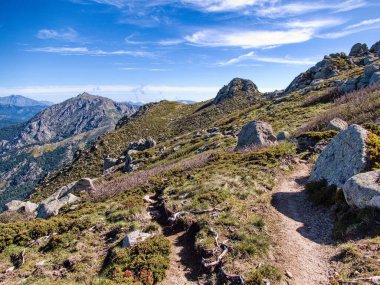 GR20 Korsika adası Fransa 'sında yürüyüş yapmak...