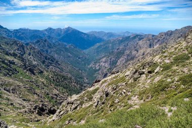 Muhteşem bir yürüyüş. Korsika adası Fransa 'sında yürüyüş.
